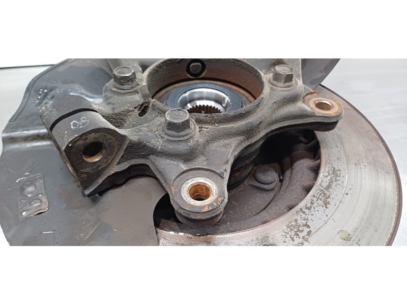 Recambio de mangueta delantera izquierda para hyundai tucson style 4wd referencia OEM IAM 51715D7100  