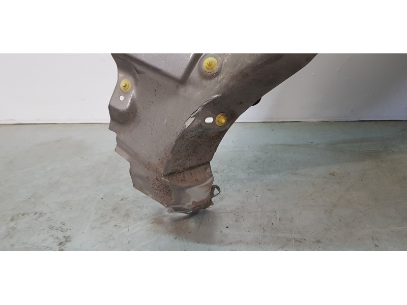 Recambio de aleta delantera derecha para land rover discovery v6 td hse referencia OEM IAM ASB780020  