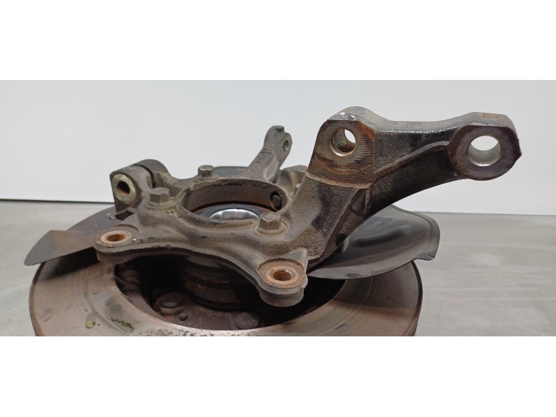 Recambio de mangueta delantera izquierda para hyundai tucson style 4wd referencia OEM IAM 51715D7100  