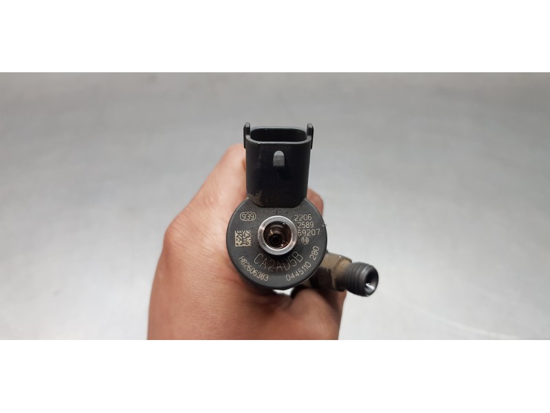 Recambio de inyector para renault scenic ii grand privilege referencia OEM IAM H82606383  