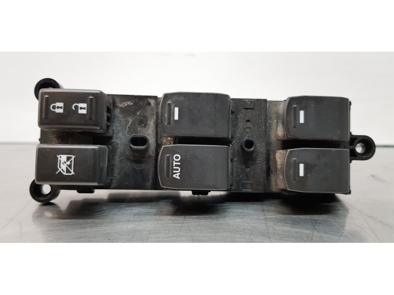 Recambio de mando elevalunas delantero izquierdo para suzuki sx4 glx referencia OEM IAM 3799061M01  