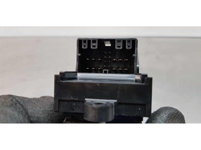 Recambio de mando elevalunas delantero izquierdo para suzuki sx4 glx referencia OEM IAM 3799061M01  