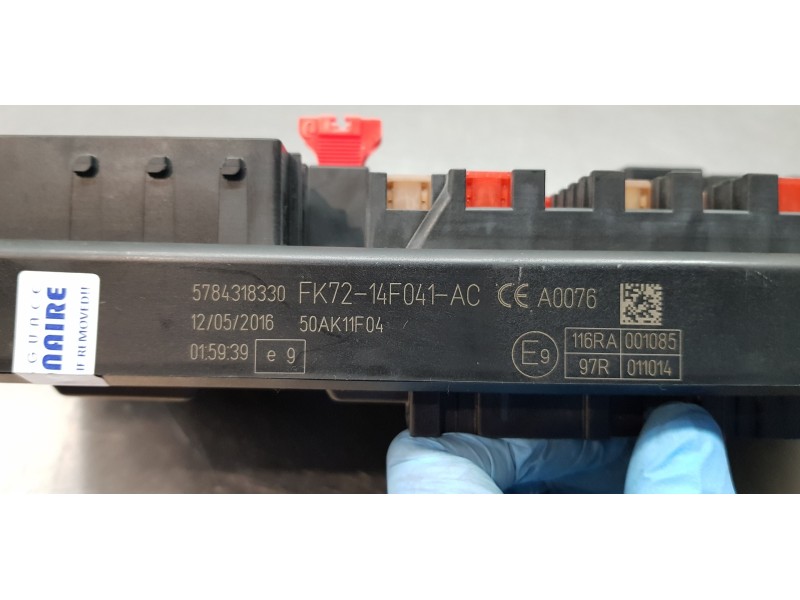 Recambio de caja reles / fusibles para land rover discovery sport pure referencia OEM IAM FK7214F041AC  