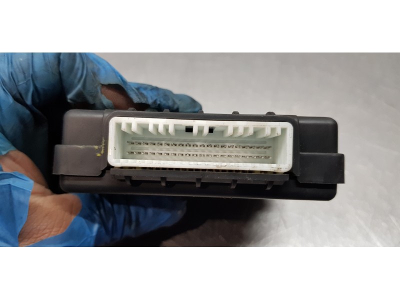 Recambio de modulo electronico para hyundai tucson style 4wd referencia OEM IAM 96880D3000  