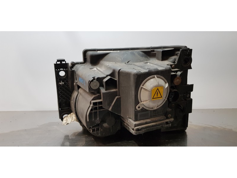 Recambio de faro derecho para land rover discovery v6 td hse referencia OEM IAM XBC500102  