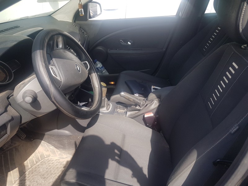 renault megane iii berlina 5 p del año 2011