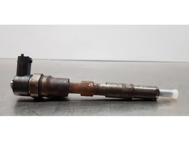 Recambio de inyector para chrysler voyager (rg) 2.5 crd se referencia OEM IAM 0445110059  
