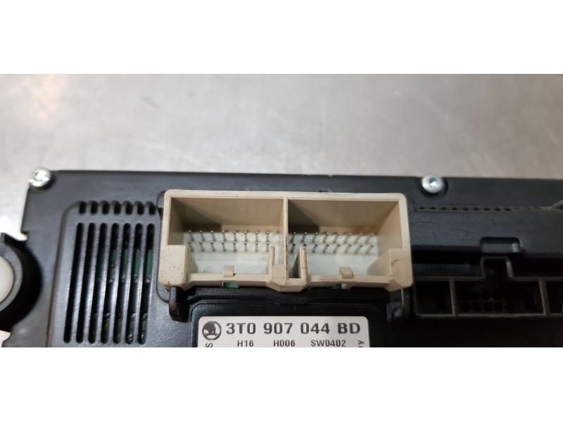 Recambio de mando climatizador para skoda superb combi (3t5) active referencia OEM IAM 3T0907044BD   Recambio de mando climatizador para skoda superb combi (3t5) active referencia OEM IAM 3T0907044BD