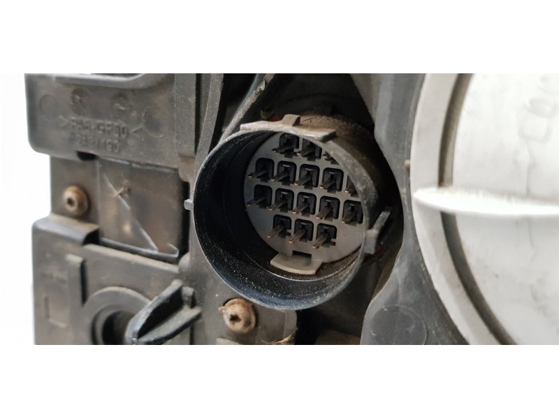 Recambio de faro izquierdo para land rover discovery v6 td hse referencia OEM IAM XBC500112  