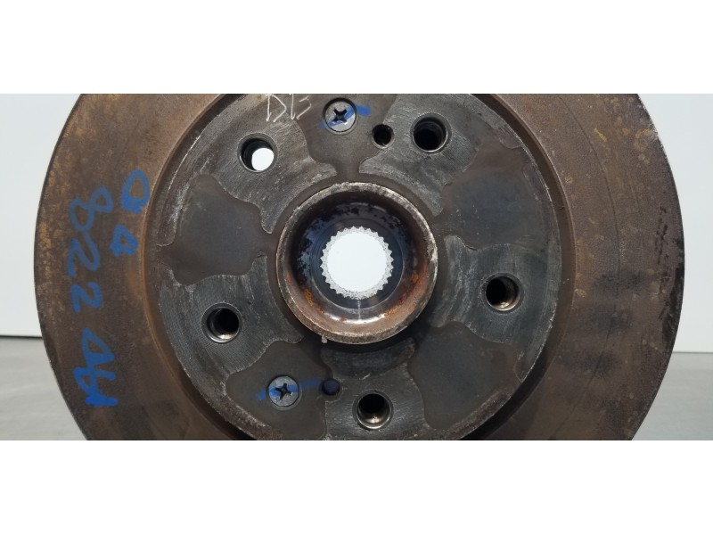 Recambio de mangueta delantera derecha para suzuki sx4 glx referencia OEM IAM 4511161M00  