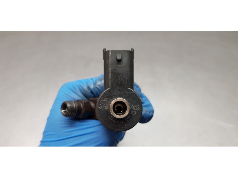Recambio de inyector para chrysler voyager (rg) 2.5 crd se referencia OEM IAM 0445110059  