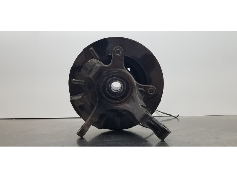 Recambio de mangueta delantera derecha para suzuki sx4 glx referencia OEM IAM 4511161M00  