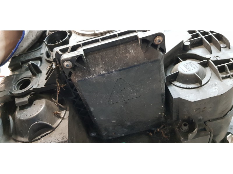 Recambio de faro izquierdo para land rover discovery v6 td hse referencia OEM IAM XBC500112  