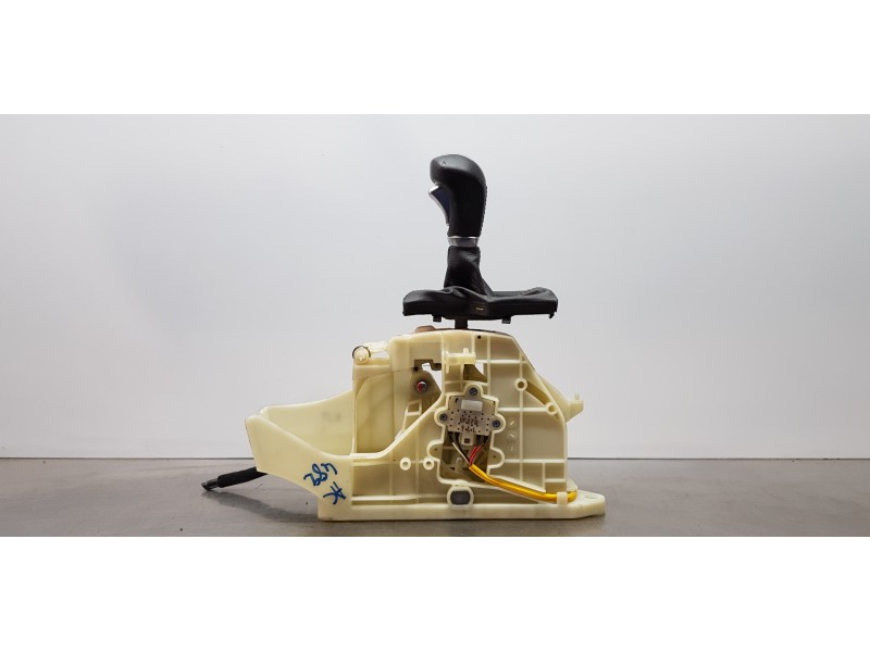 Recambio de palanca cambio para hyundai tucson style 4wd referencia OEM IAM 46700D7050  