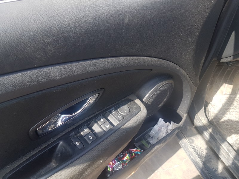 renault megane iii berlina 5 p del año 2011