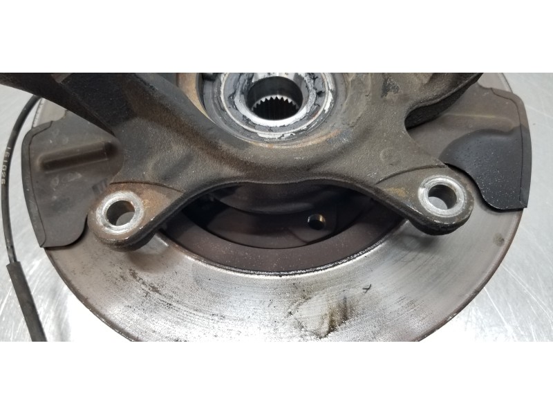 Recambio de mangueta delantera derecha para suzuki sx4 glx referencia OEM IAM 4511161M00  