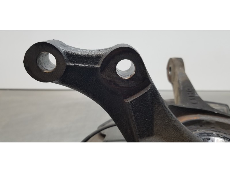 Recambio de mangueta delantera derecha para suzuki sx4 glx referencia OEM IAM 4511161M00  