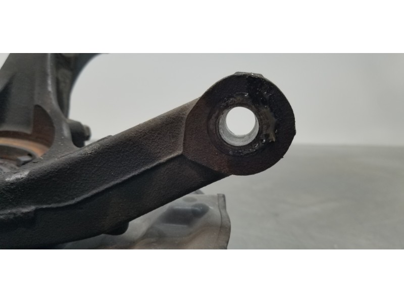 Recambio de mangueta delantera derecha para suzuki sx4 glx referencia OEM IAM 4511161M00  