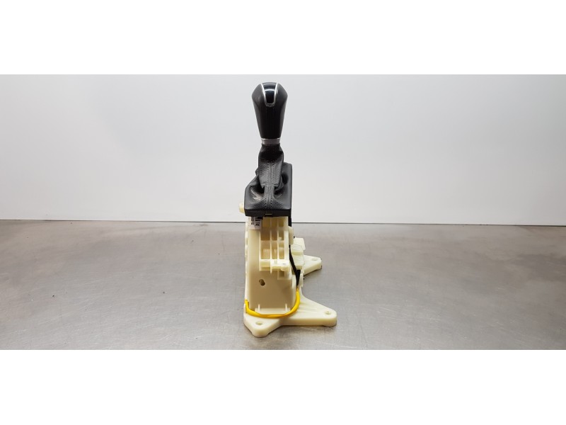 Recambio de palanca cambio para hyundai tucson style 4wd referencia OEM IAM 46700D7050  