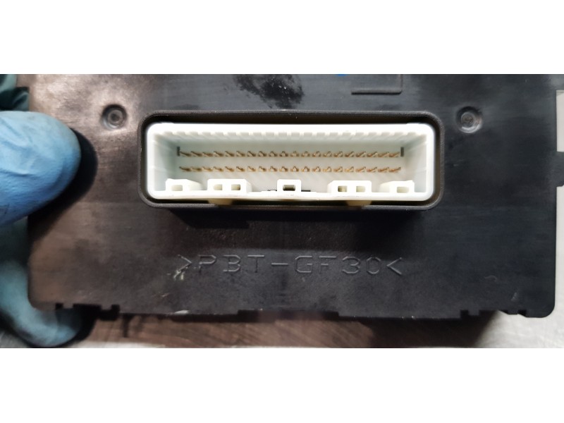 Recambio de modulo electronico para suzuki sx4 glx referencia OEM IAM 3953064R00  