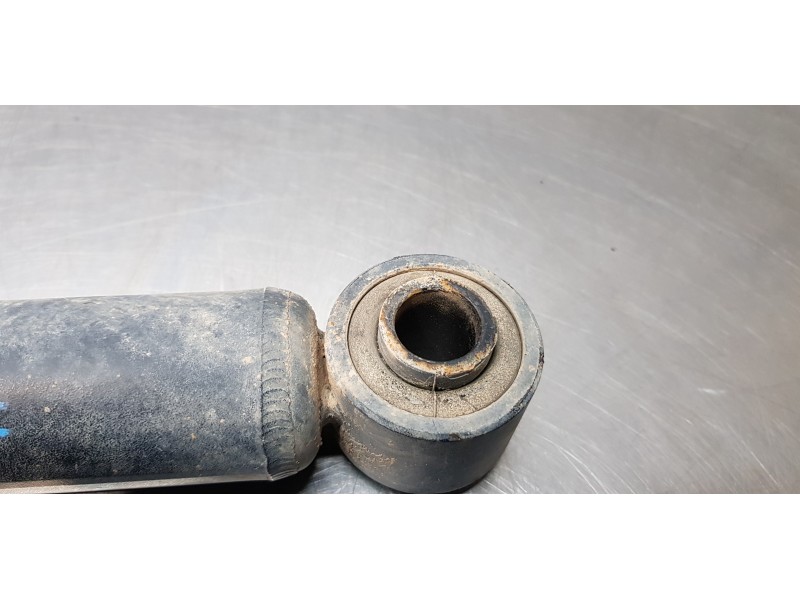 Recambio de amortiguador trasero izquierdo para nissan patrol gr (y61) comfort referencia OEM IAM 56200VB085  