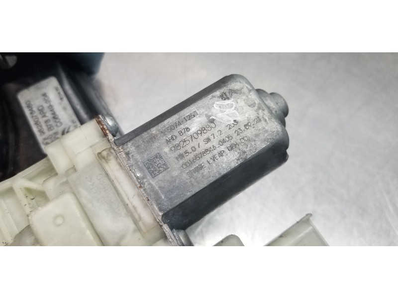 Recambio de elevalunas trasero derecho para citroen c4 grand picasso live referencia OEM IAM 9826076480  