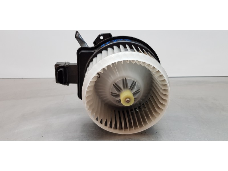 Recambio de motor calefaccion para suzuki sx4 glx referencia OEM IAM 7415061M00  