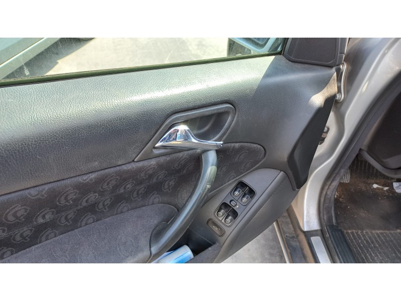 mercedes clase c (w203) berlina del año 2004