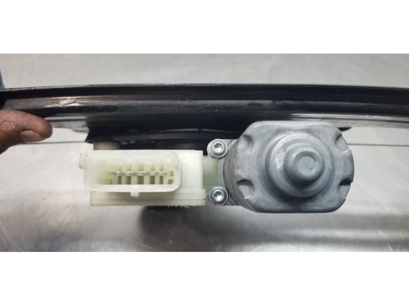 Recambio de elevalunas trasero izquierdo para citroen c4 grand picasso live referencia OEM IAM 9826076580  