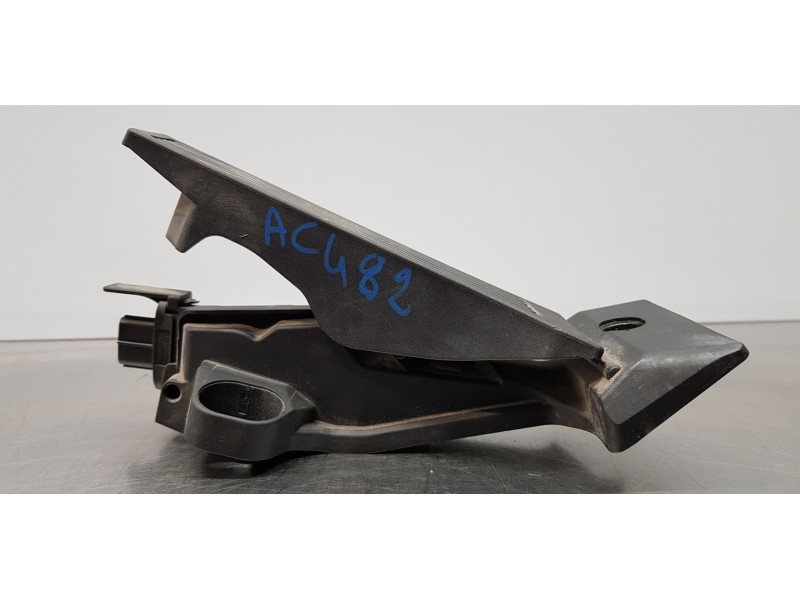 Recambio de pedal acelerador para hyundai tucson style 4wd referencia OEM IAM 32700B1000  