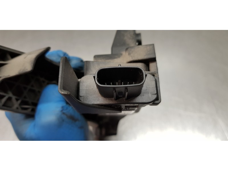 Recambio de pedal acelerador para hyundai tucson style 4wd referencia OEM IAM 32700B1000  