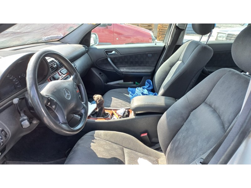 mercedes clase c (w203) berlina del año 2004