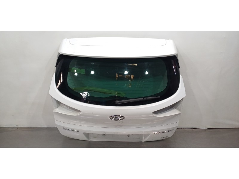 Recambio de porton trasero para hyundai tucson style 4wd referencia OEM IAM 73700D7010  