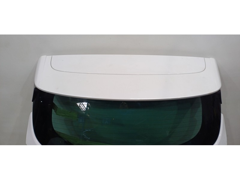 Recambio de porton trasero para hyundai tucson style 4wd referencia OEM IAM 73700D7010  