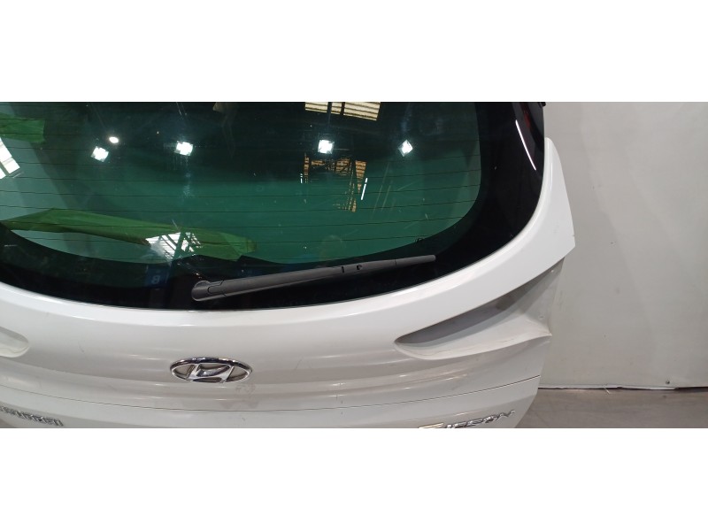 Recambio de porton trasero para hyundai tucson style 4wd referencia OEM IAM 73700D7010  