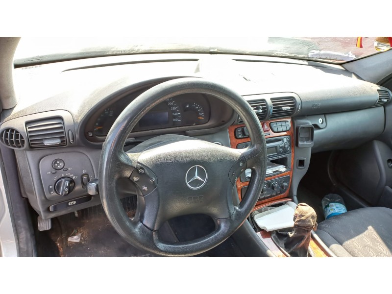 mercedes clase c (w203) berlina del año 2004