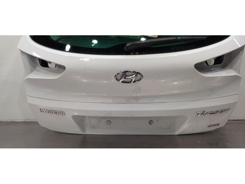 Recambio de porton trasero para hyundai tucson style 4wd referencia OEM IAM 73700D7010  