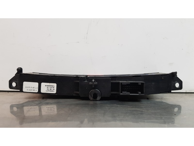 Recambio de warning para fiat 500 l (330) urban referencia OEM IAM 735591877   Recambio de warning para fiat 500 l (330) urban referencia OEM IAM 735591877