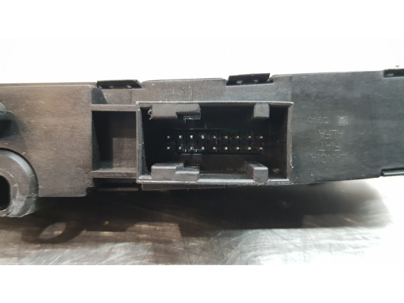 Recambio de warning para fiat 500 l (330) urban referencia OEM IAM 735591877   Recambio de warning para fiat 500 l (330) urban referencia OEM IAM 735591877