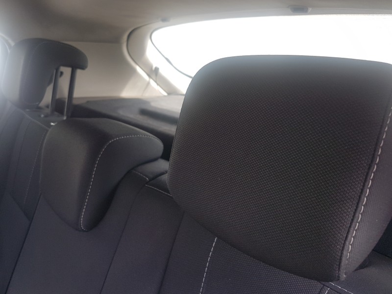 renault megane iii berlina 5 p del año 2011