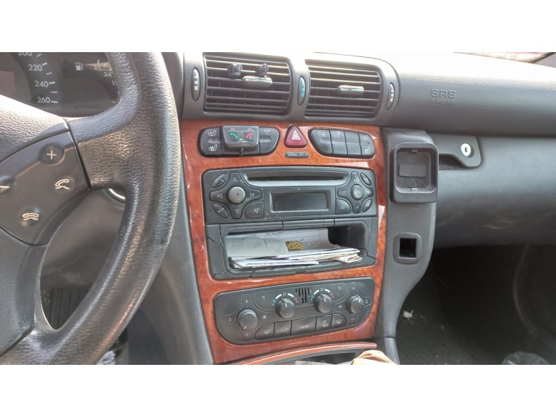 mercedes clase c (w203) berlina del año 2004