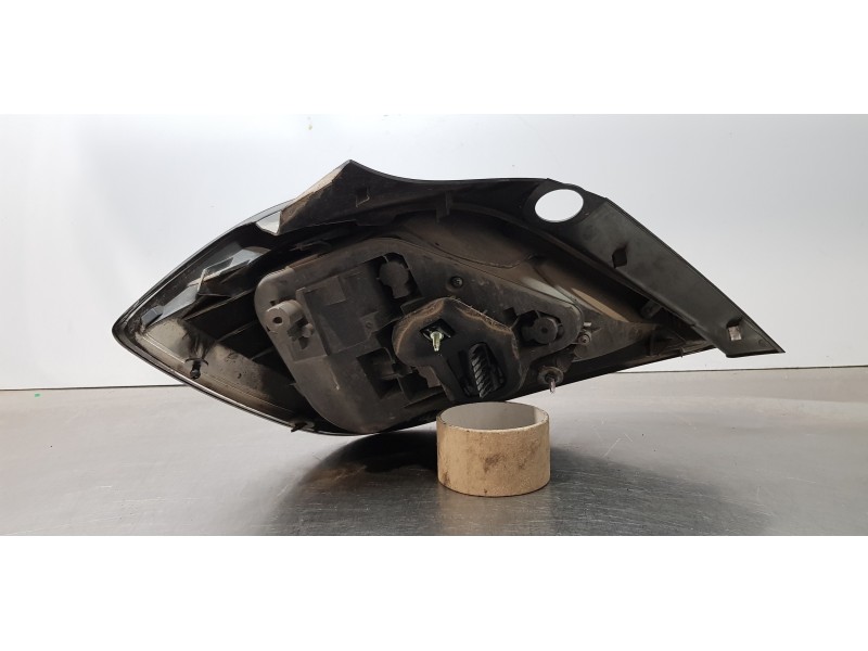 Recambio de piloto trasero derecho para opel astra h berlina enjoy referencia OEM IAM 12992629  