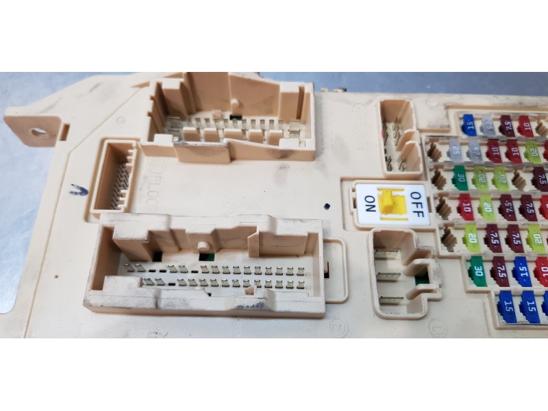 Recambio de caja reles / fusibles para kia carens ( ) concept referencia OEM IAM 91950A4510  
