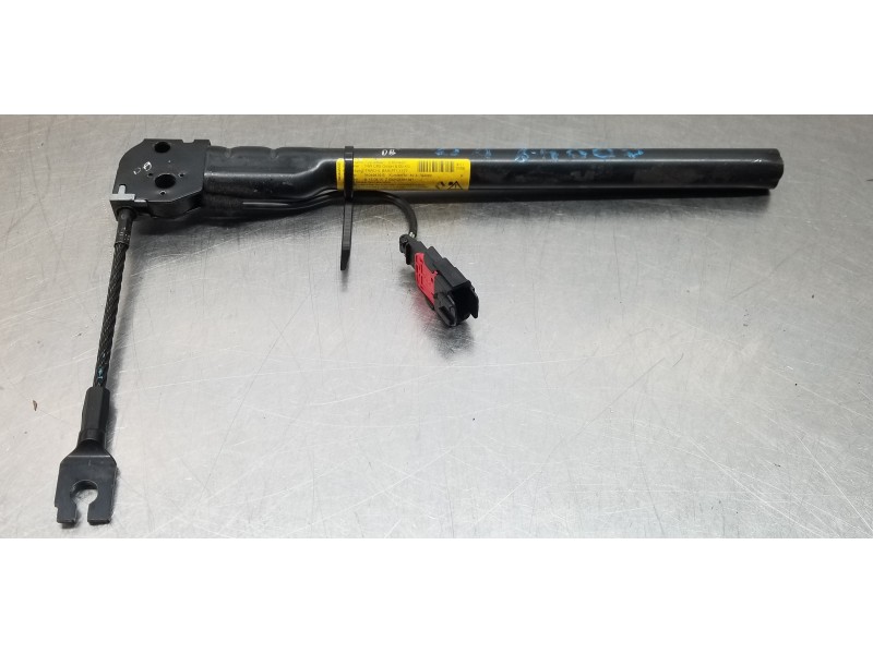 Recambio de enganche del cinturon delantero der para renault clio iii expression referencia OEM IAM 8200794022  