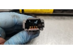 Recambio de enganche del cinturon delantero der para renault clio iii expression referencia OEM IAM 8200794022   2