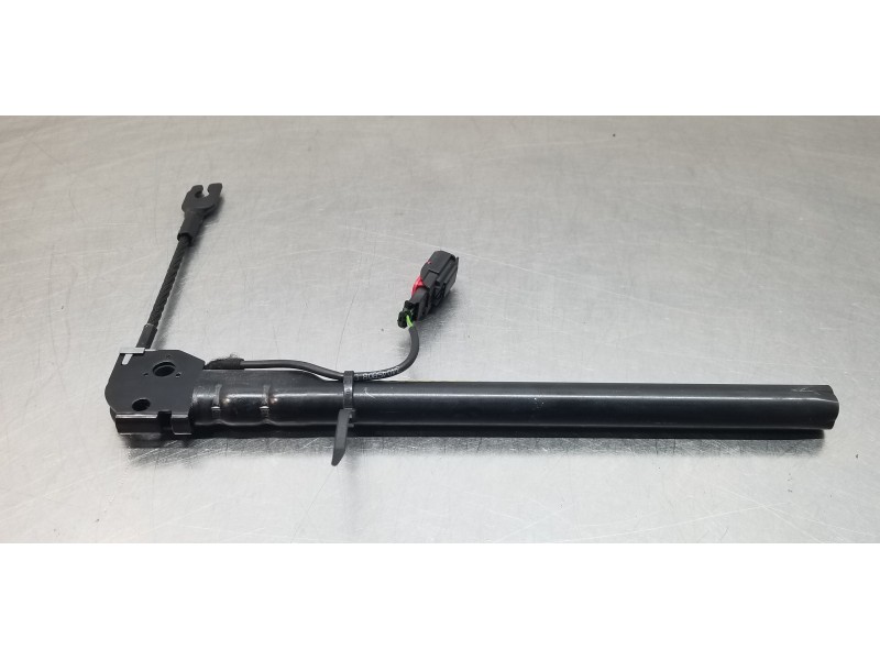 Recambio de enganche del cinturon delantero der para renault clio iii expression referencia OEM IAM 8200794022  