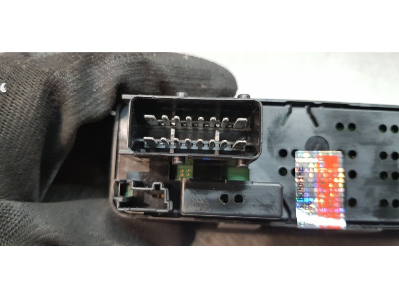 Recambio de mando elevalunas delantero izquierdo para citroen c3 sx referencia OEM IAM 6490CE   Recambio de mando elevalunas delantero izquierdo para citroen c3 sx referencia OEM IAM 6490CE