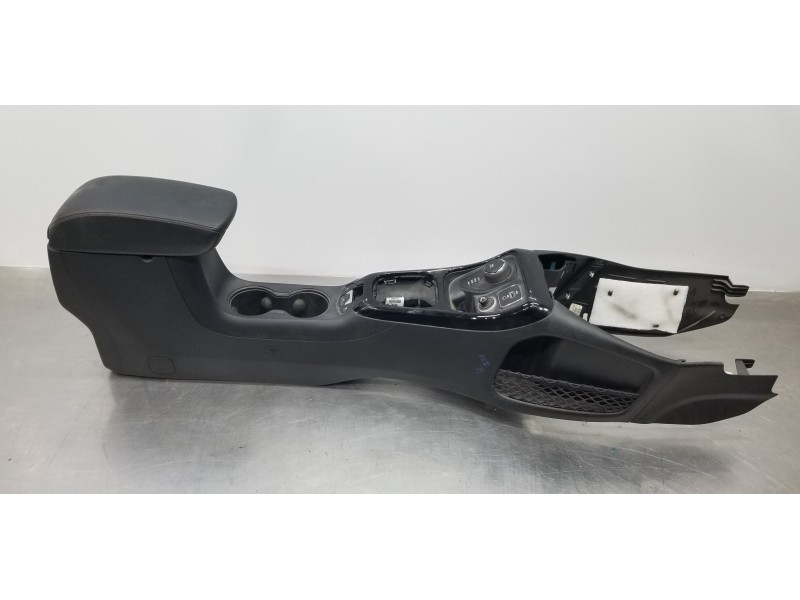 Recambio de apoyabrazos central para jeep compass ii longitude 4x4 referencia OEM IAM 5ZK07LT5AB 6GN88DX9AD 