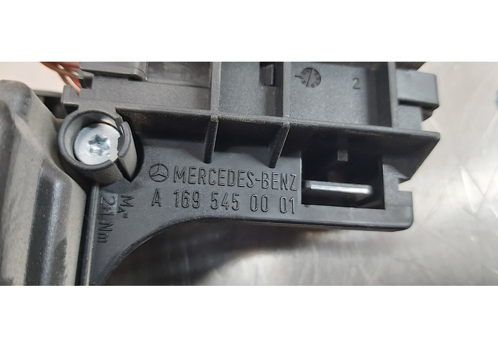 Recambio de caja reles / fusibles para mercedes clase a (w169) a 170 (169.332) referencia OEM IAM A1695450001  