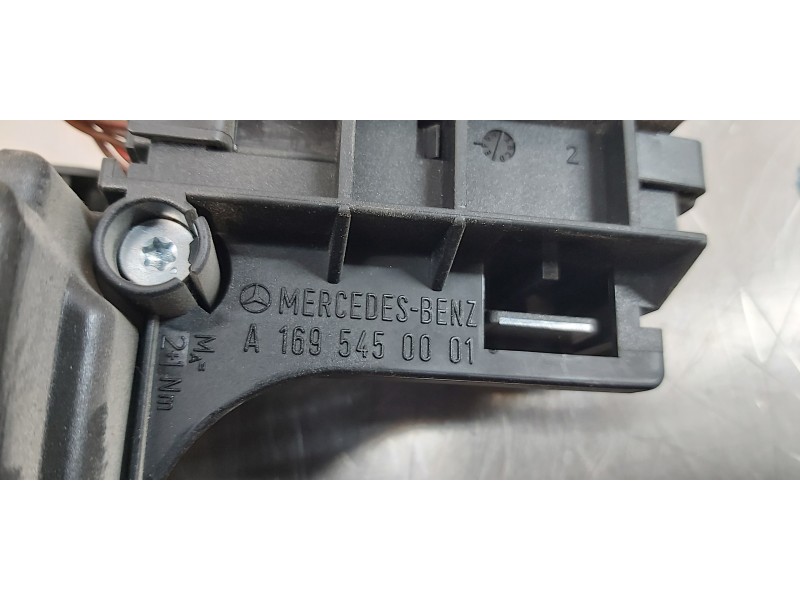 Recambio de caja reles / fusibles para mercedes clase a (w169) a 170 (169.332) referencia OEM IAM A1695450001   Recambio de caja reles / fusibles para mercedes clase a (w169) a 170 (169.332) referencia OEM IAM A1695450001